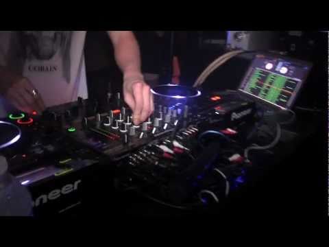 Steve Aoki - I'm In The House (ft. Zuper Blahq)