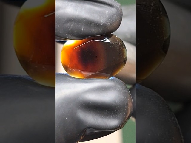 حجر عقيق كلسدوني أسود طبيعي مفحوص وموثق بشهادة مخت...