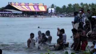 preview picture of video 'PUNNAMADA BOAT RACE TRAVEL VIEWS 369 by www.sabukeralam.blogspot.com,travelviewsonline'