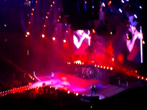 AC/DC - Hells Bells (Live In Prague 2009)