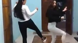 Download lagu VIRAL!!! Goyang Makan Daging Anjing Dengan Sayur Kol mp3