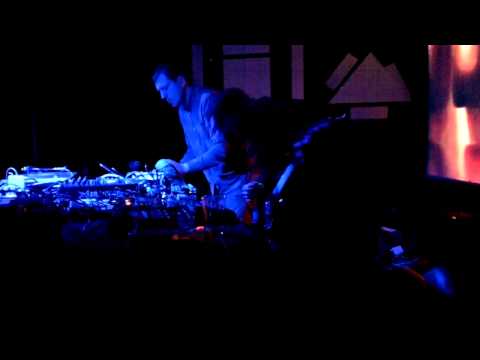 Walls @ Tone Control Festival - Fusolab 2.0 - 29.11.2013 / ROMAINTHECLUB.com