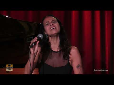 Barbara Mendes e Misha - Passaredo