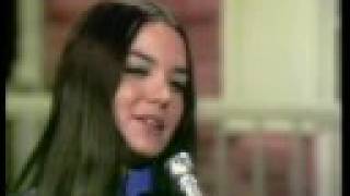 Crystal Gayle &amp; Loretta Lynn Sparkling Look Of Love