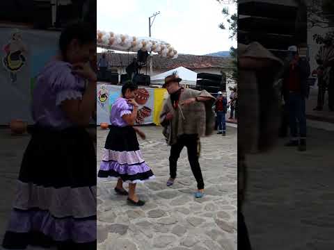 folclor de mi tierra colombiana bailando en cacota norte de Santander #lacarrangaestademoda #baile