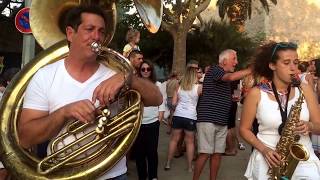 La fanfare Bizzar's de Collioure aux fêtes de la St Vincent 14 août 2017