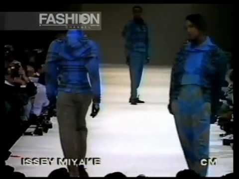 "Issey Myake" Autumn Winter 1989 1990 Paris pret a porter women by Canale Moda