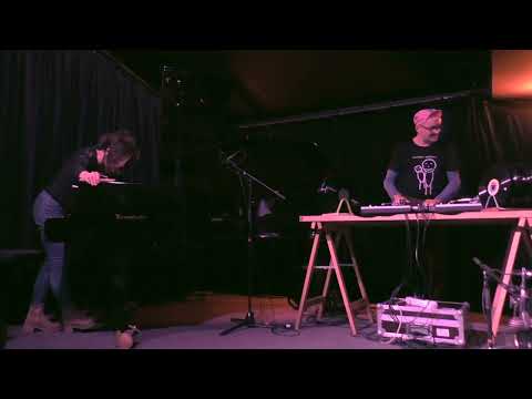 Sophie Agnel, Joke Lanz & Michael Vatcher aux Instants Chavirés - 2/03/2023