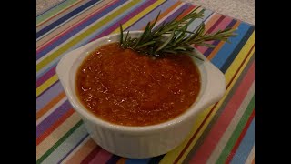 Salsa di pomodoro fresco con carote e cipolle