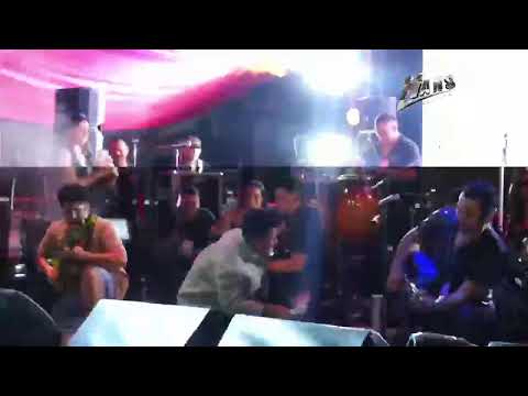 ¡ESTAMOS EN VIVO desde el Festival del Soltero en Chaguaní, Cundinamarca! En tarima Los K ramones