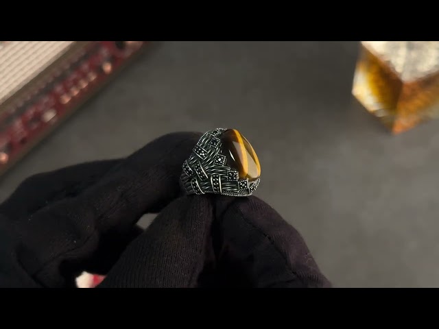 خاتم رجالي فضة بحجر عين النمر بتفاصيل دقيقة