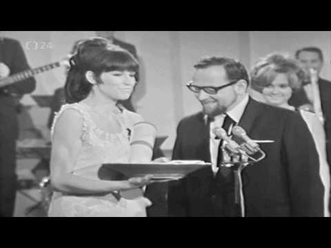 Marta Kubišová v roce 1966: Nebudu mluvit, zazpívám...