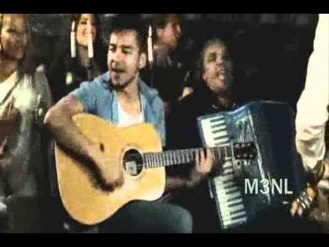 Gerard Joling geeft barbecue