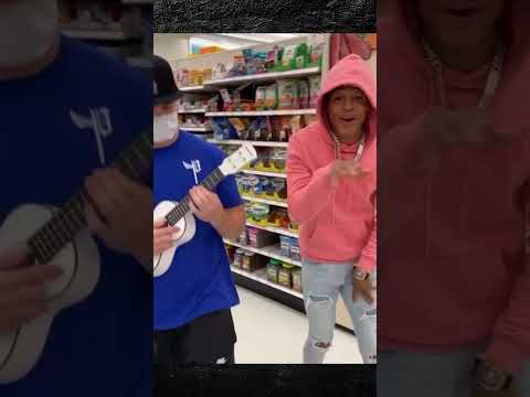 #freestyle #YKOsiris sang a cappella in #Target with Einer Bankz‼️🔥 Rate this 1