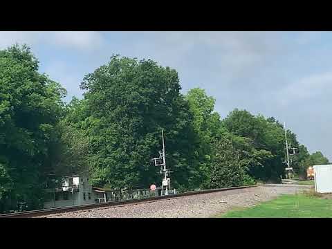 UP 5049 Meets BNSF 543 @ Humphrey, AR