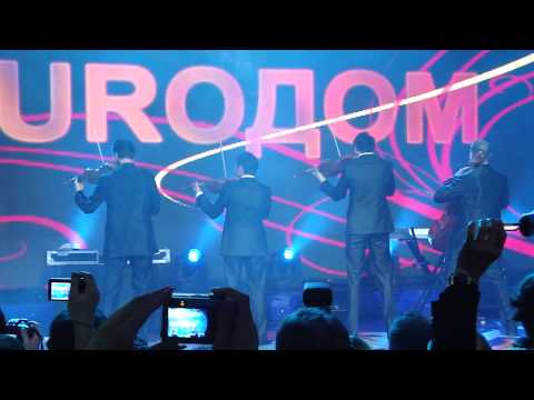 Greek-Cypriot Party: Quartissimo ft. Martina (Slovenia) performs in the party