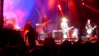 The Offspring - She&#39;s Got Issues/Walla Walla (Live at Amnesia Rockfest)