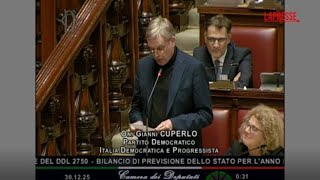 Manovra, seduta notturna alla Camera. Cuperlo cita Marzullo e scatta un coro di applausi dell'Aul...