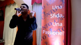 preview picture of video 'Il nostro Bravissimo cantante Lello Marino che si esibisce in una canzone di Nino D'Angelo'