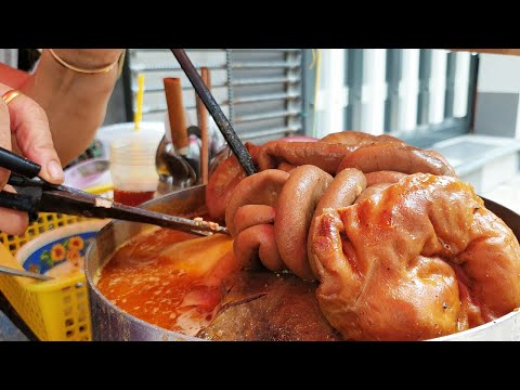 30 years of cooking beef intestines with coconut water to help a woman buy a villa in saigon