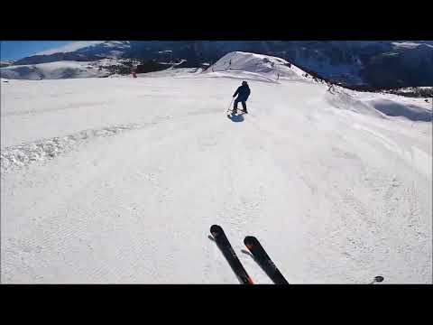 2023 01 27 Near miss skiing with phone in hand