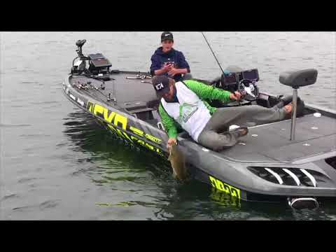 Matt Peters Lands a 5 Pound Mille Lacs Beast