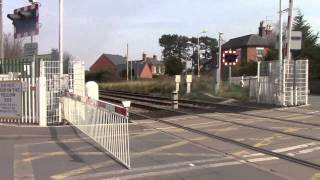 preview picture of video 'Wem level crossing'