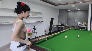 粉色的贝贝打台球，甜美风来袭