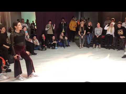 Hip Hop International 2019, battle, Waacking pro, Final,  Alya vs Karina explosion