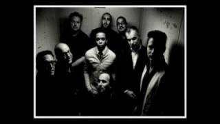 Typhoon & New Cool Collective - 3Luik live (#05 Chocolade EP)