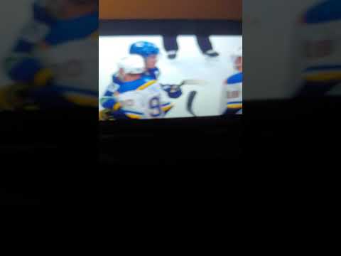 Vancouver Canucks Advances to Second Round