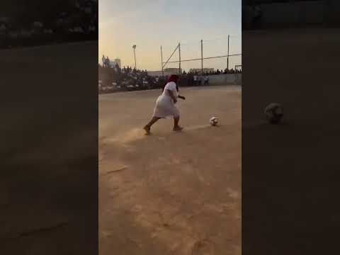 الحاجة ميسي عندها مع المراوغات 😂🤣