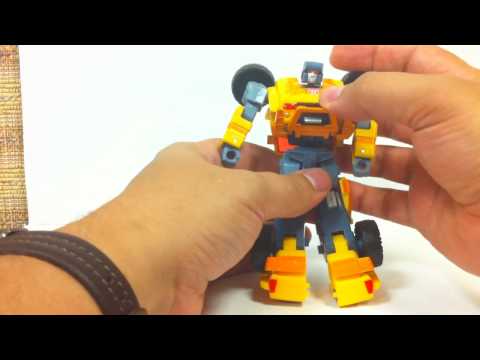 Botcon 2010 "Turbomaster" Scorch