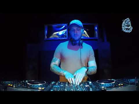 The Blue Oyster: Keenarf / 01.08 / 20 - 21