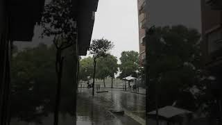 Lluvia en la calle de sant Joaquim santa coloma.a de Gramanet  Barcelona