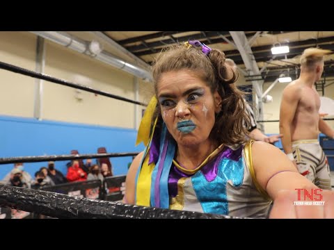 Moon Miss (MasterChef Canada Winner) vs 'Hollywood' Cole - Free Intergender Wrestling Championship
