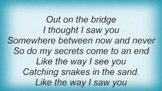 Avril Lavigne - Catching Lyrics