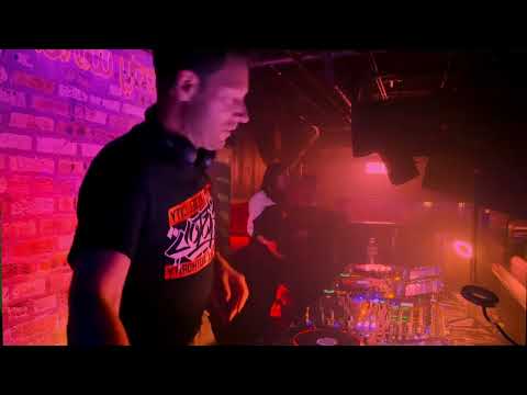 005 : Jody Wisternoff Live at Spybar Chicago , USA