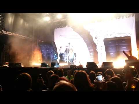 D A D live in Haslev. ..