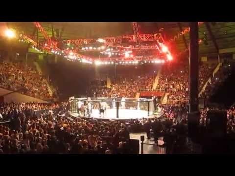 UFC em Porto Alegre: Publico canta o Hino Riograndense