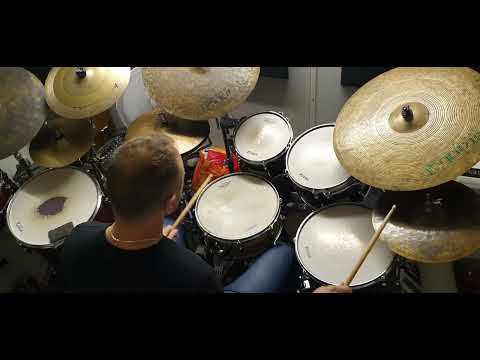 Crazy drum groove utilising a 3:4 polyrhythmic ride pattern