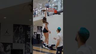 5’7 Girl Almost Dunking 🤯