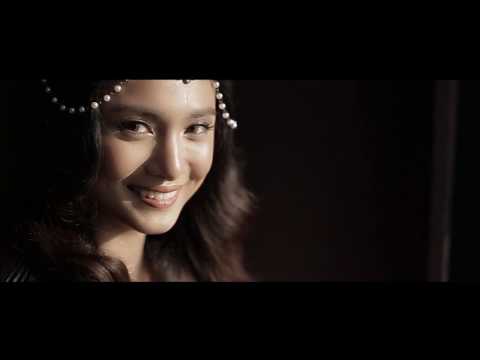 Klea Pineda and previous Asian Supermodel Contest candidates from the