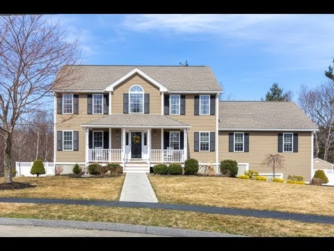 71 Courtney Drive, Holden  MA - for sale by Geriann Madore-Dumas, Tel 508 829-2554