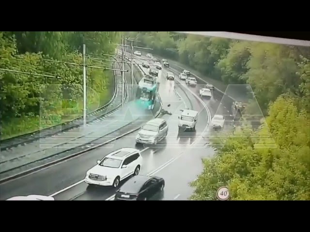 Кемеровода трамвайларның коточкыч юл һәлакәтендә 100гә якын кеше зыян күргән