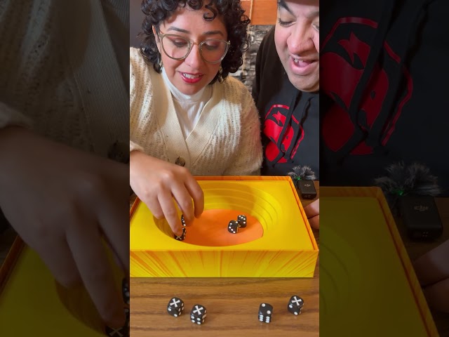 Vídeo relacionado con Ravensburger - Strike Dice | Juego de Mesa Niños 8 Años y Adulto | Juegos de Mesa Familiares | Juegos 2 a 5 Jugadores | Juego 15 Minutos | Versión Español