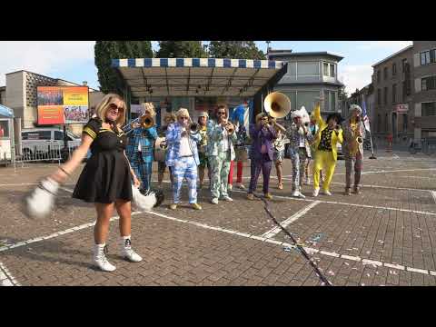 Ze Quaffeurz  Waregem (B)  12e Dweilfestival Halle Belgie 2 september 2023