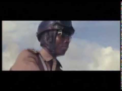 Extrait du Film "Le Gentleman de Cocody" tourné à Abidjan en 1966.