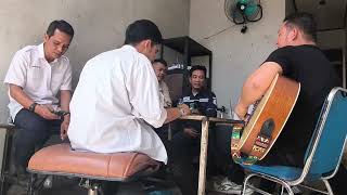 Download lagu Cover gitar Di Batas Kota ini - Fasmen Voice mp3