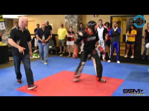 Julio Castro vs competitor